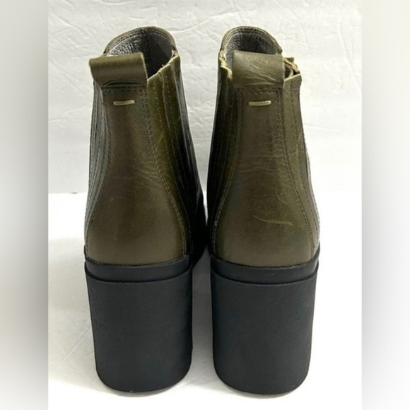 Eileen Fisher Kat olive distressed‎ leather lug sole Chelsea ankle boots size 11 - Picture 10 of 16